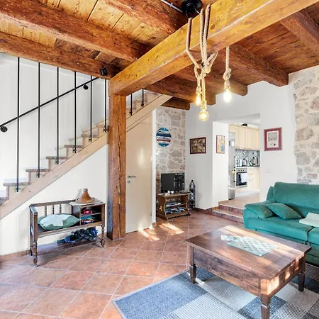 Vakantiehuis Casa Giorgina In Veleniki - Haus Fuer 5-6 Personen