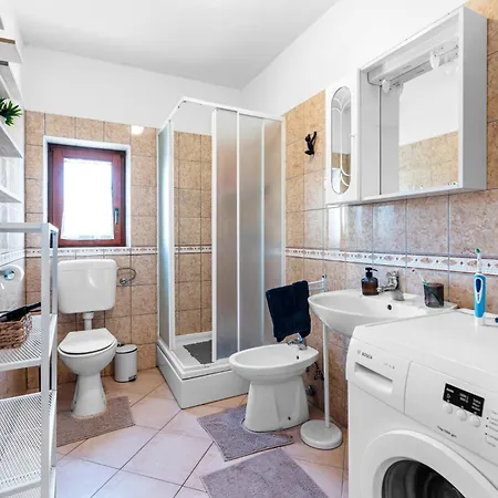 Vakantiehuis Casa Giorgina In Veleniki - Haus Fuer 5-6 Personen *