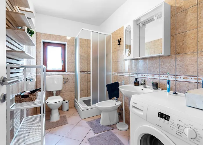 Vakantiehuis Casa Giorgina In Veleniki - Haus Fuer 5-6 Personen *